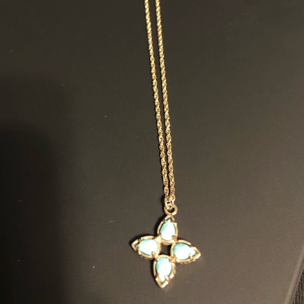 Kendra Scott necklace